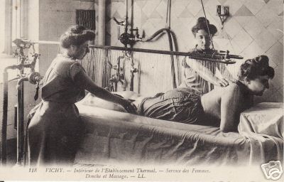 Ducha Vichy en l'Établissement thermal. 