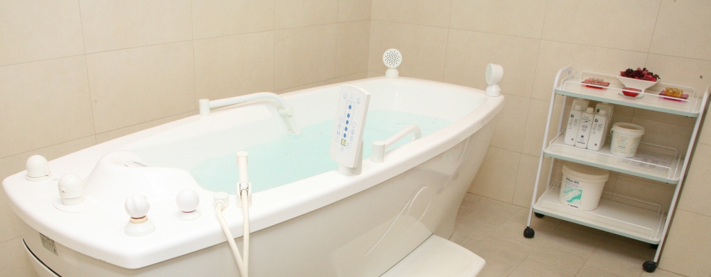 Diccionario del masaje: Balneoterapia 1 Bañera de hidromasaje